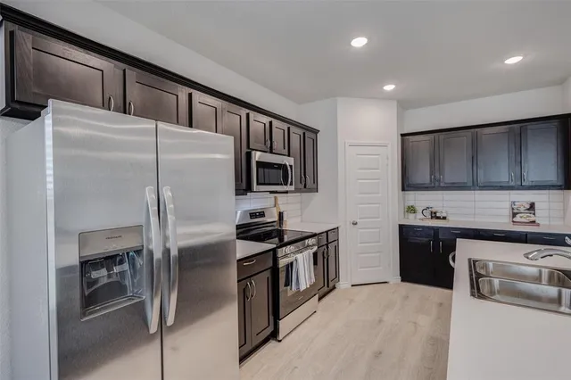 $2,390 | 404 Wrangler Lane, Denton, TX 76209