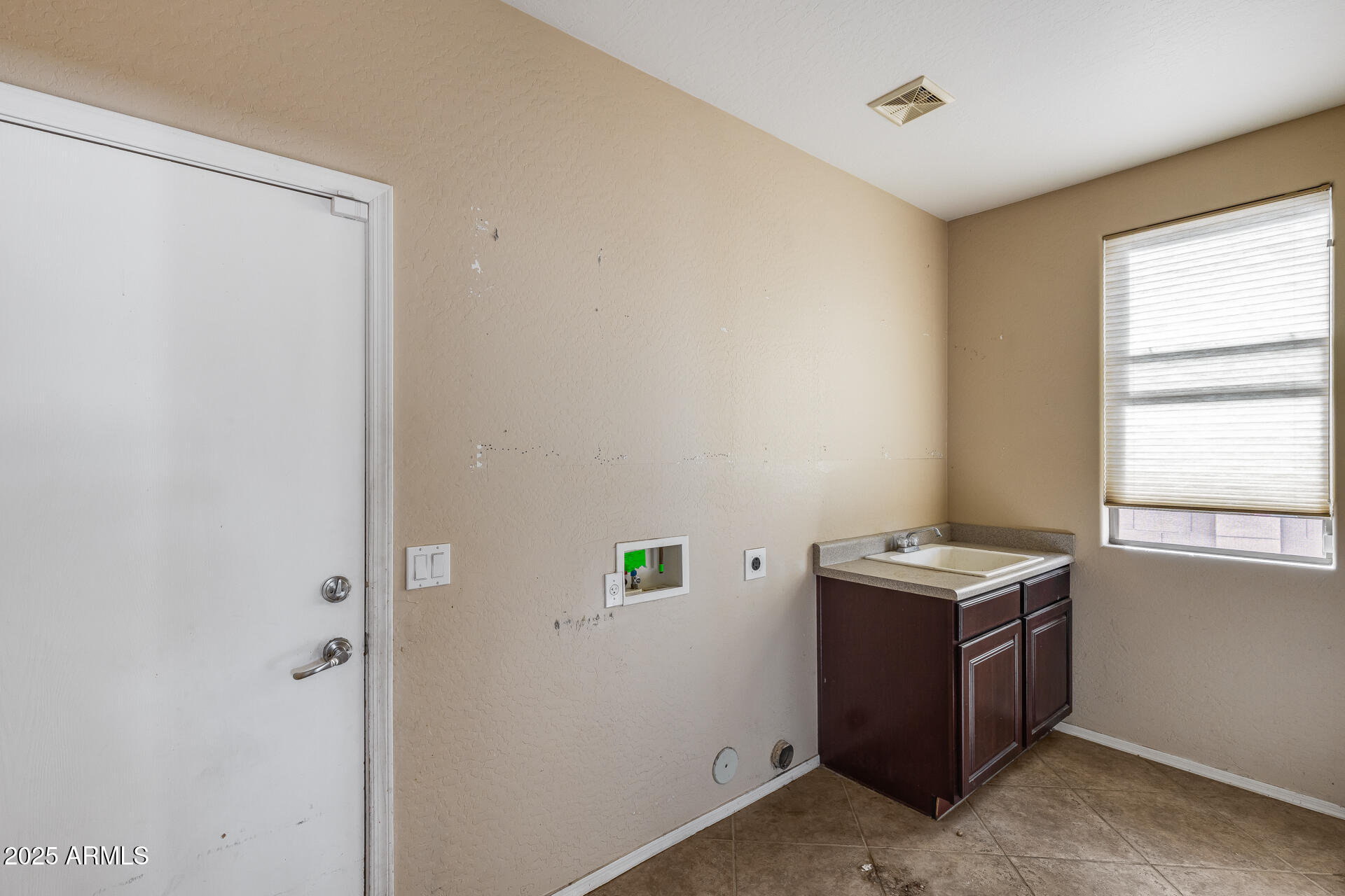 7720 South 22nd Lane Phoenix, AZ 85041 - Photo 27 of 82