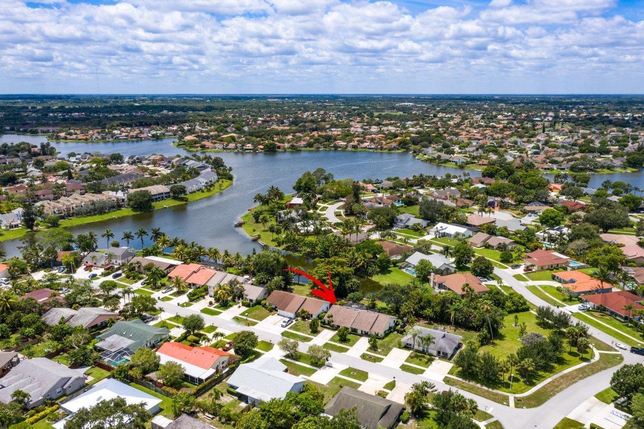 1369 Riverside Circle Wellington, FL 33414 - Photo 34 of 47 035-1369RiversideCircle-Wellington-FL-33