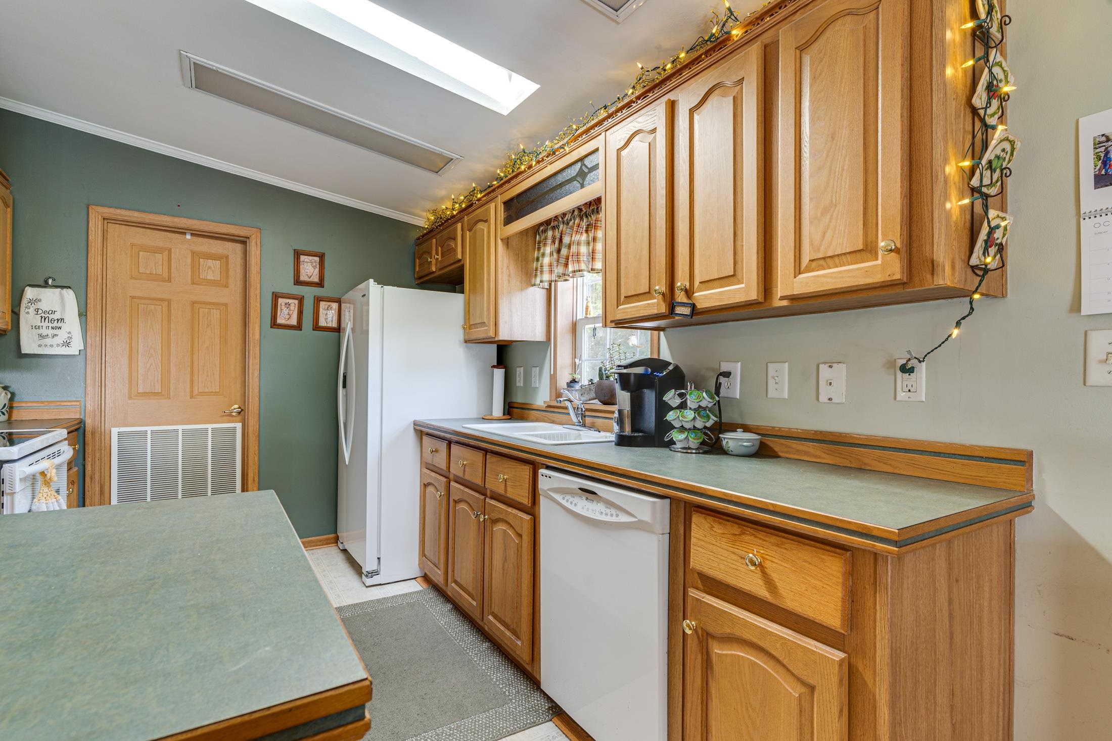 140 Eagle Drive Rochester, NH 03868 - Photo 3 of 36