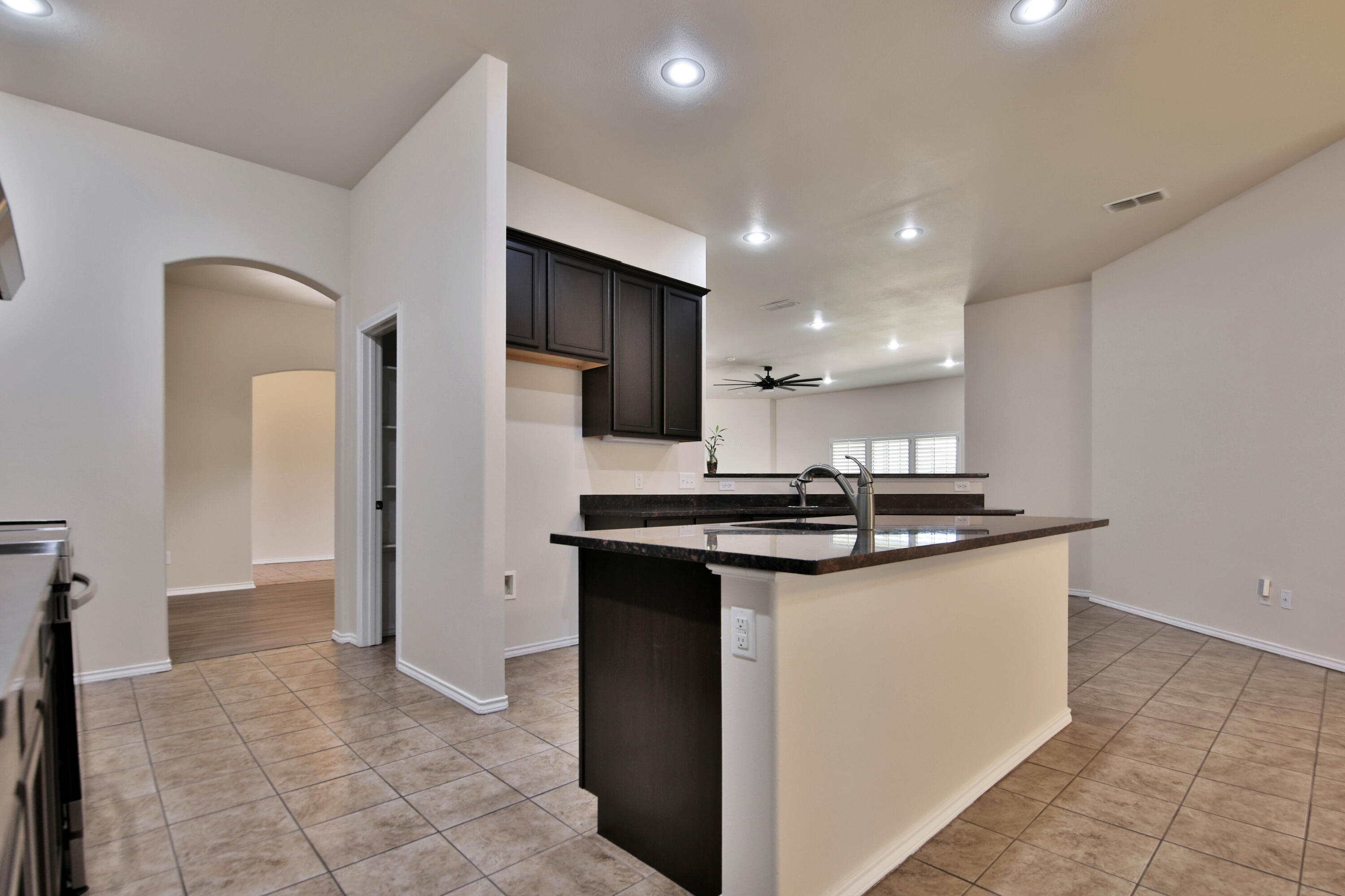5714 109th Street Lubbock, TX 79424 - Photo 12 of 46 IMG_9254