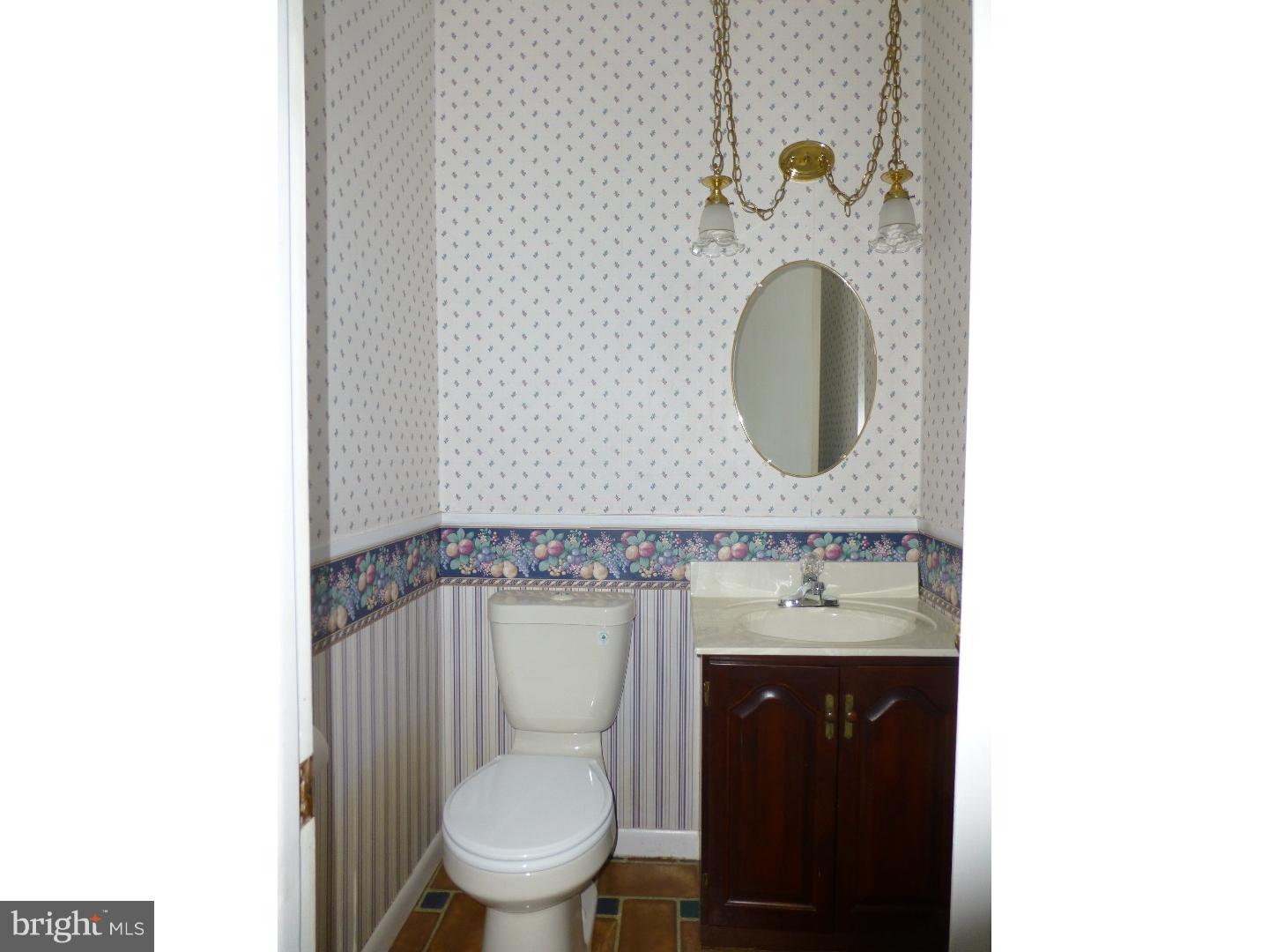 77 Park Road Wyomissing, PA 19609 - Photo 13 of 16 Bathroom