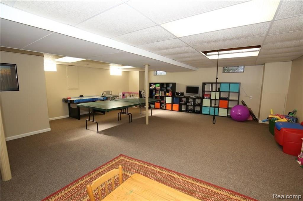 925 Bridgestone Drive Rochester Hills, MI 48309 - Photo 44 of 54