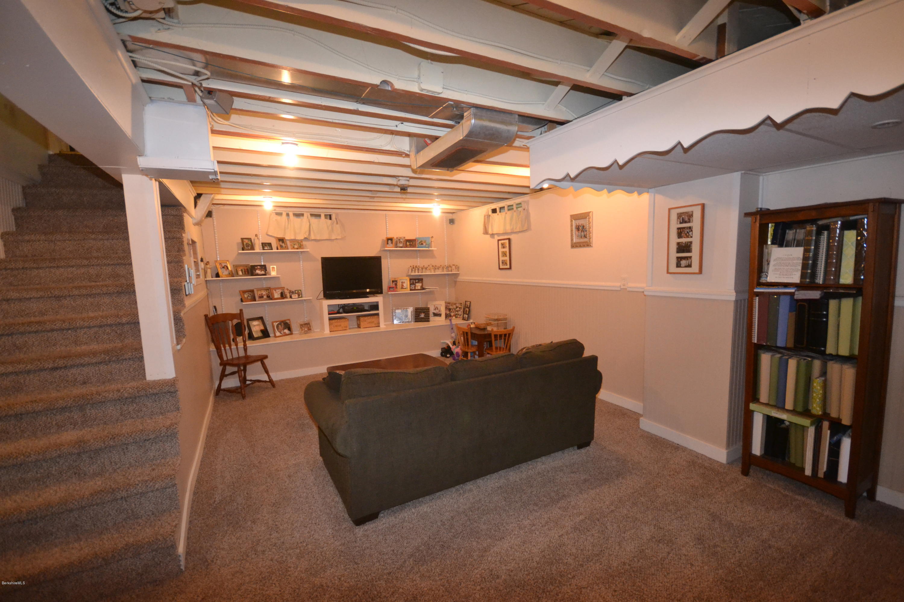 112 East Acres Road Pittsfield, MA 01201 - Photo 13 of 26 Family Room