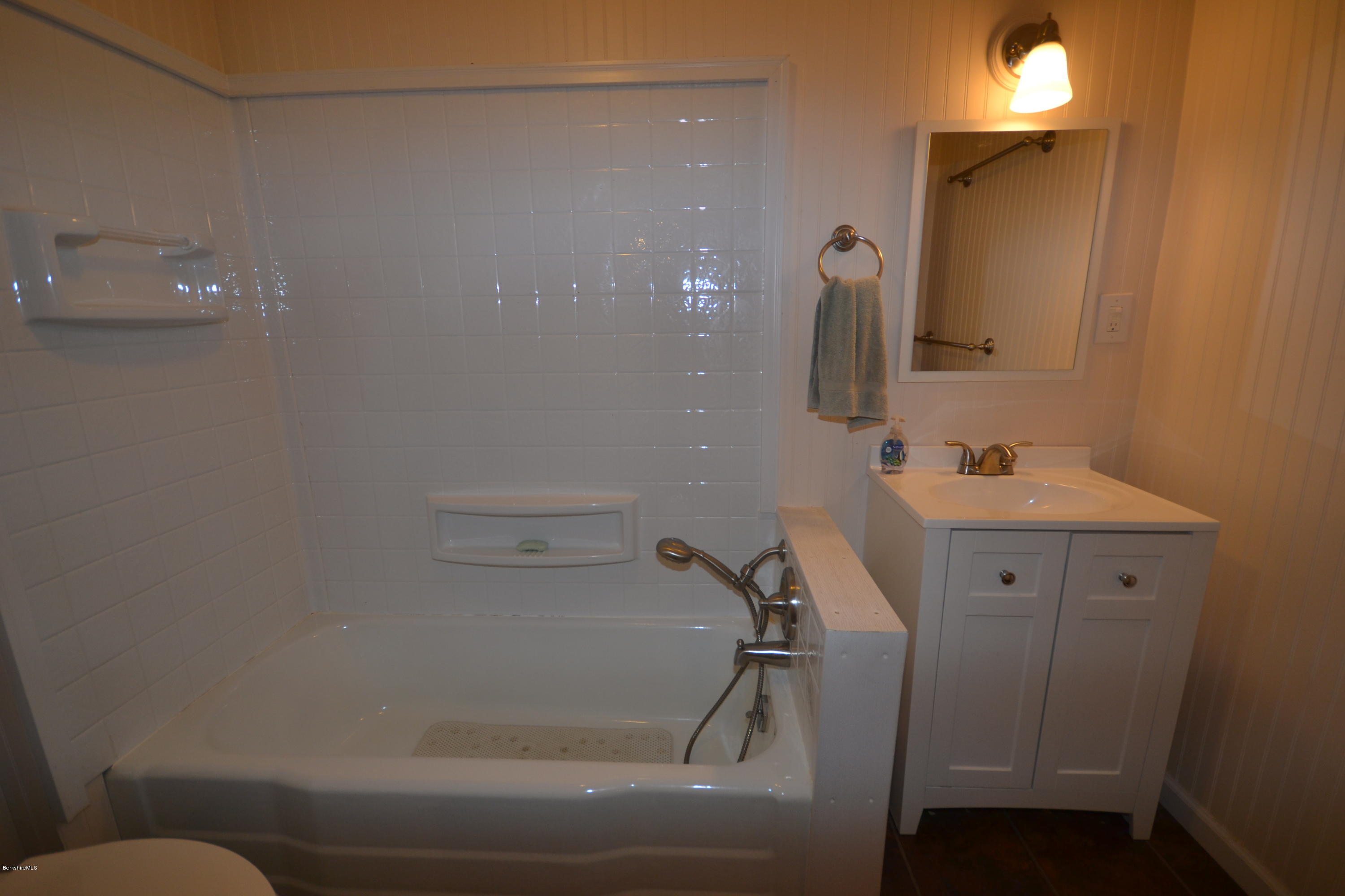 112 East Acres Road Pittsfield, MA 01201 - Photo 15 of 26 Full Bathroom