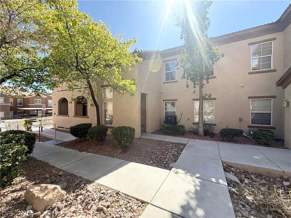 $1,490 | 3915 Legend Hills Street, Unit 203, Las Vegas, NV 89129