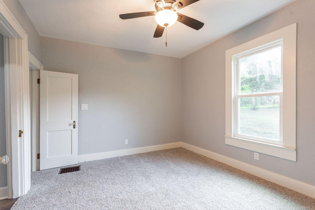 2815 Hamill Road Hixson, TN 37343 - Photo 14 of 24 2815HamillRd-25