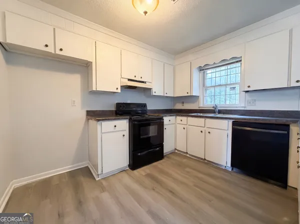 $195,000 | 214 Cornell Drive, Warner Robins, GA 31093