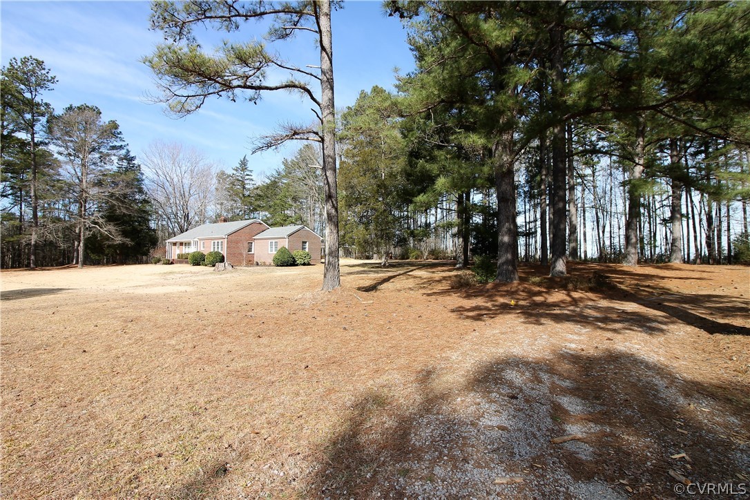 3050 Red Banks Road Victoria, VA 23974 - Photo 3 of 38