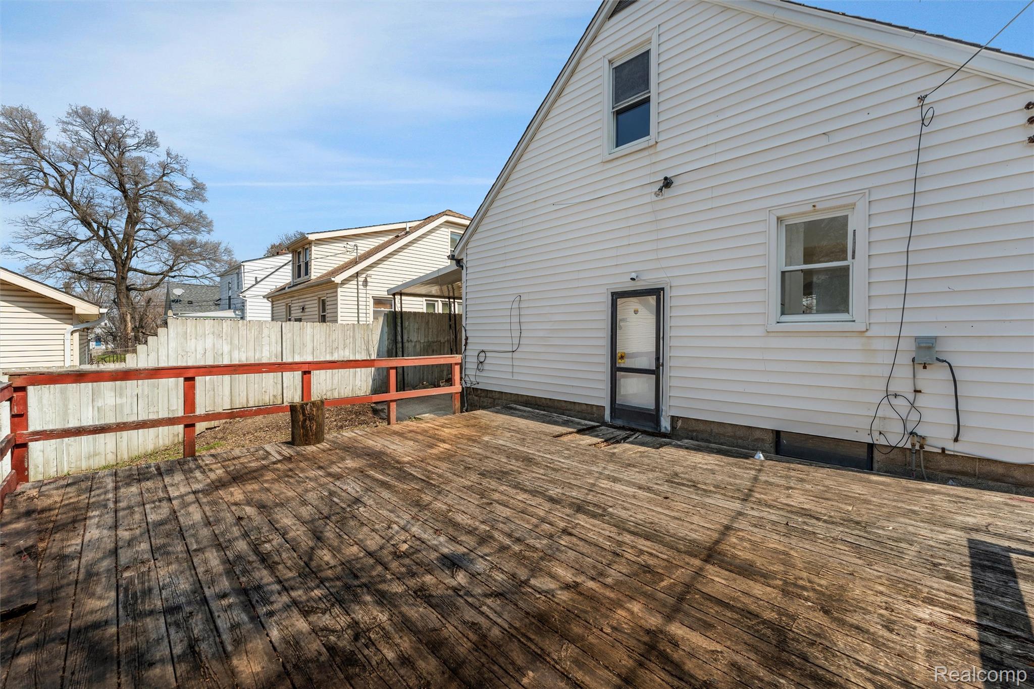 917 Perry Street Pontiac, MI 48340 - Photo 32 of 37 View of wooden terrace