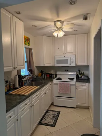$2,100 | 6808 Northwest 70th Street, Tamarac, FL 33321