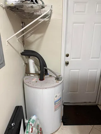 $2,100 | 6808 Northwest 70th Street, Tamarac, FL 33321