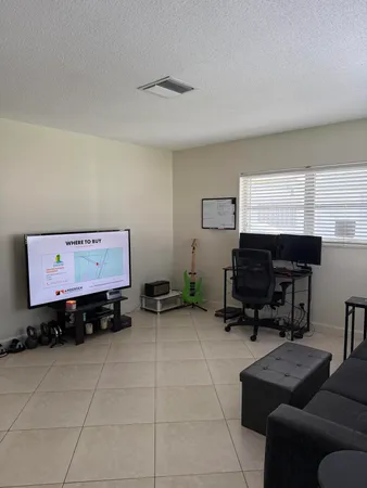 $2,100 | 6808 Northwest 70th Street, Tamarac, FL 33321