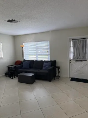 $2,100 | 6808 Northwest 70th Street, Tamarac, FL 33321