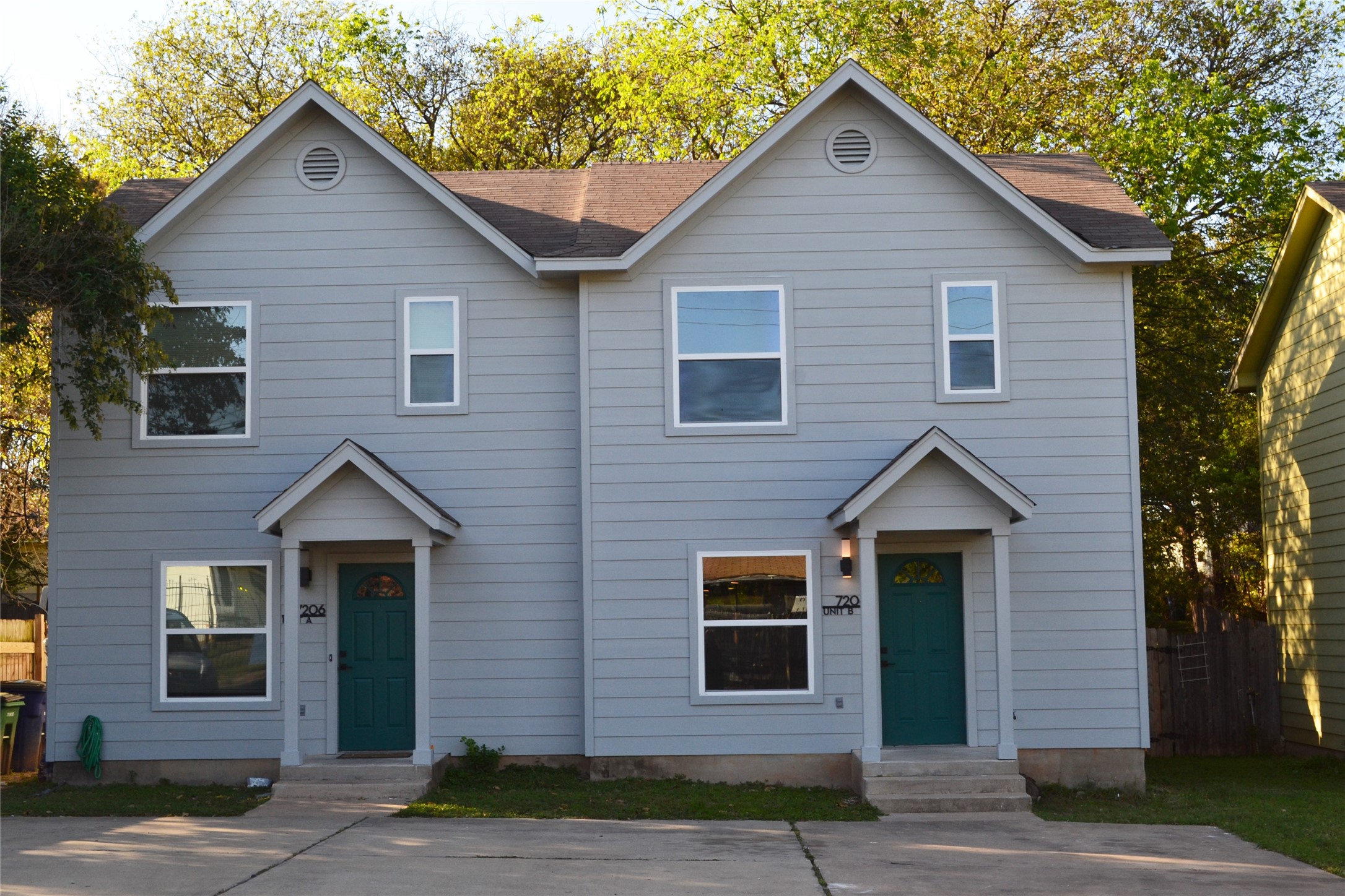 7206 Meador Avenue, Unit B Austin, TX 78752 - Photo 19 of 19 Traditional home featuring entry steps
