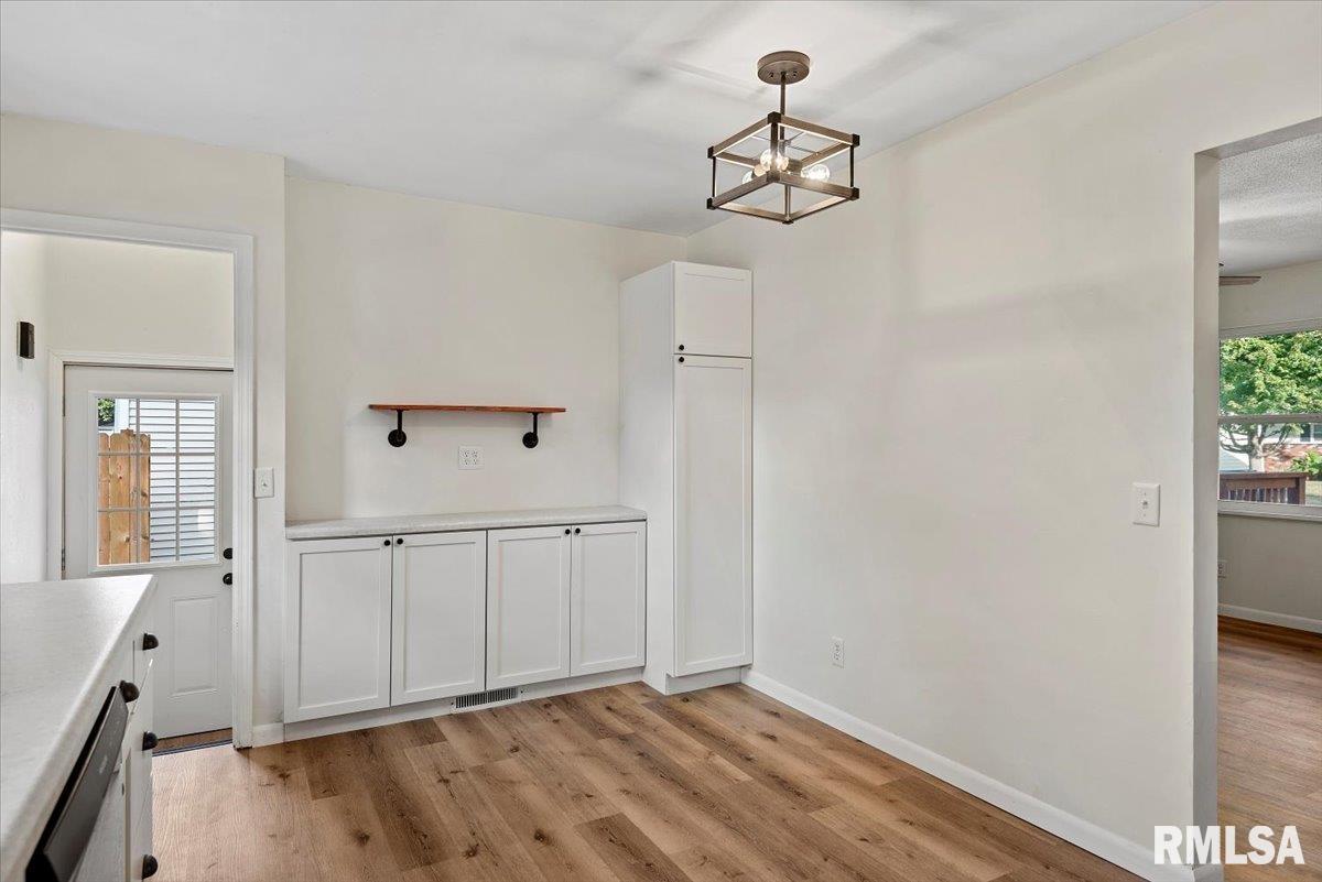 2608 Sandgate Road Springfield, IL 62702 - Photo 12 of 35