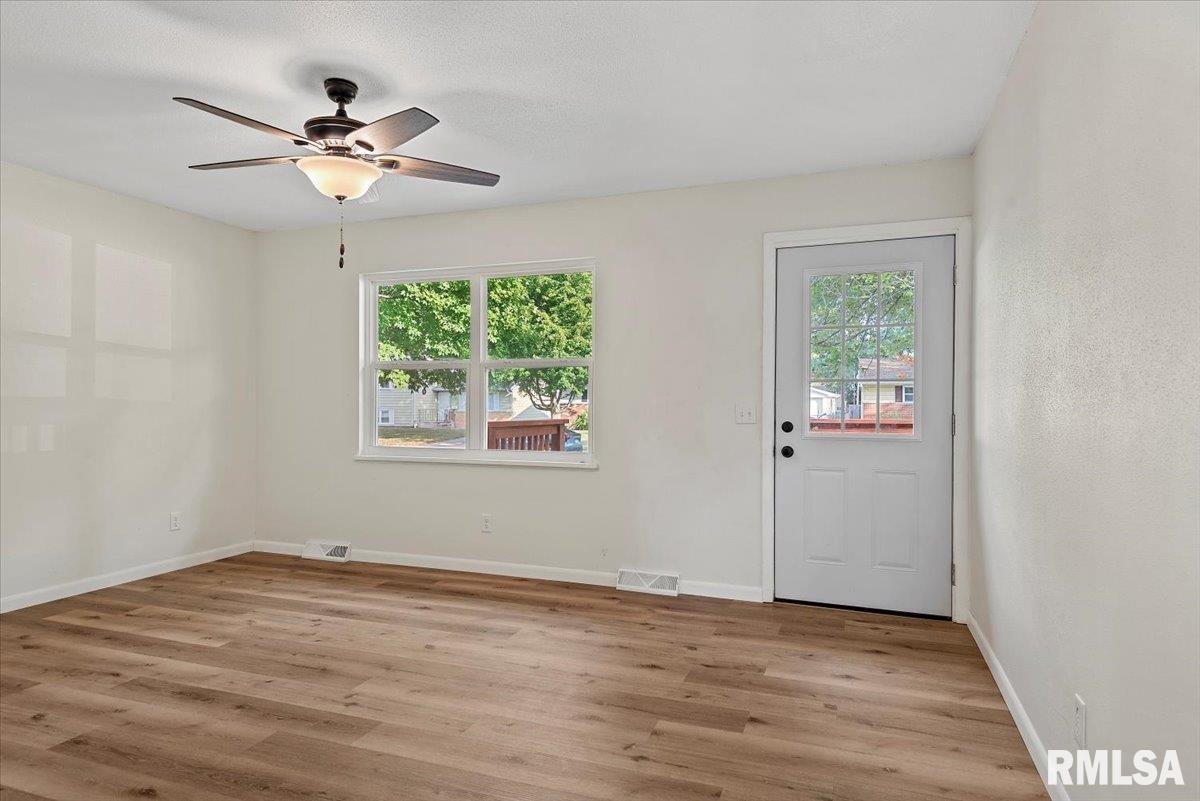 2608 Sandgate Road Springfield, IL 62702 - Photo 6 of 35