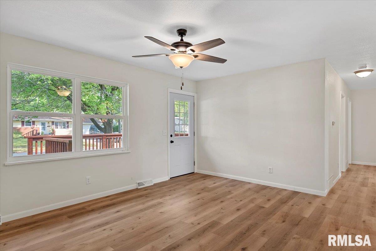 2608 Sandgate Road Springfield, IL 62702 - Photo 7 of 35