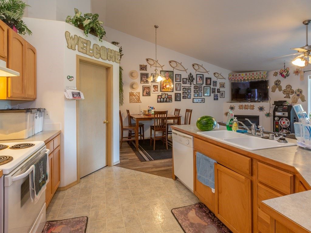 918 North University Road Spokane Valley, WA 99206 - Photo 12 of 17