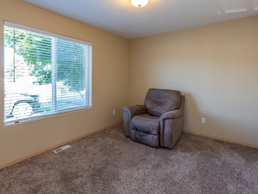 918 North University Road Spokane Valley, WA 99206 - Photo 13 of 17