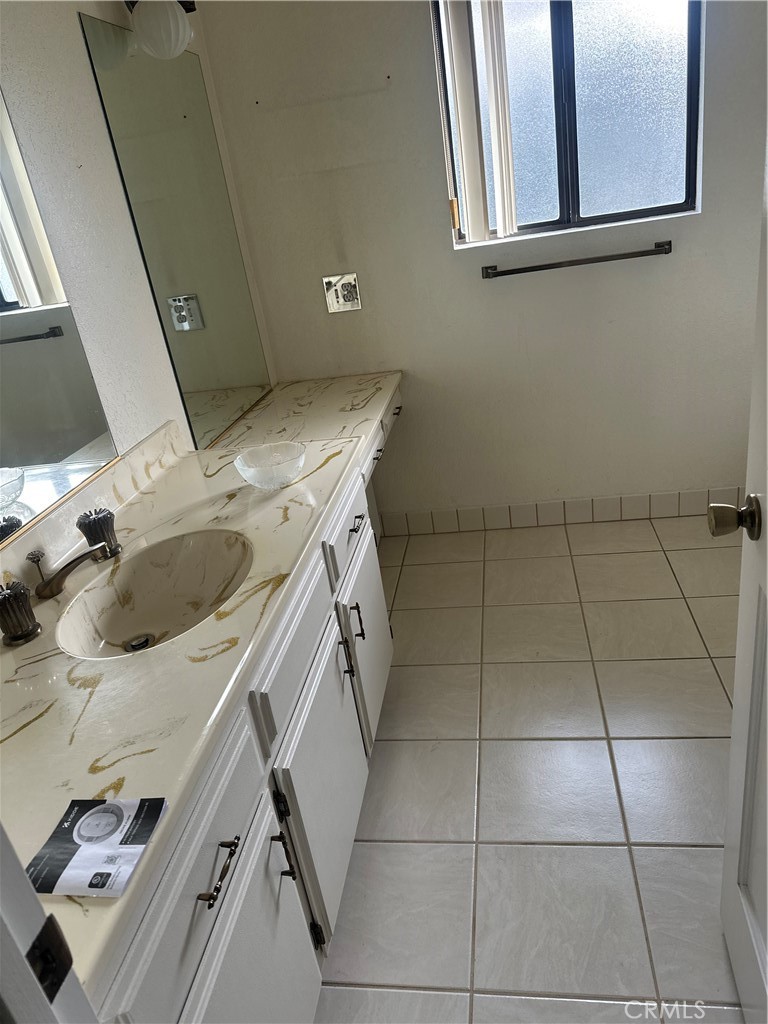 4140 Mockingbird Lane Banning, CA 92220 - Photo 4 of 9 Bathroom 1