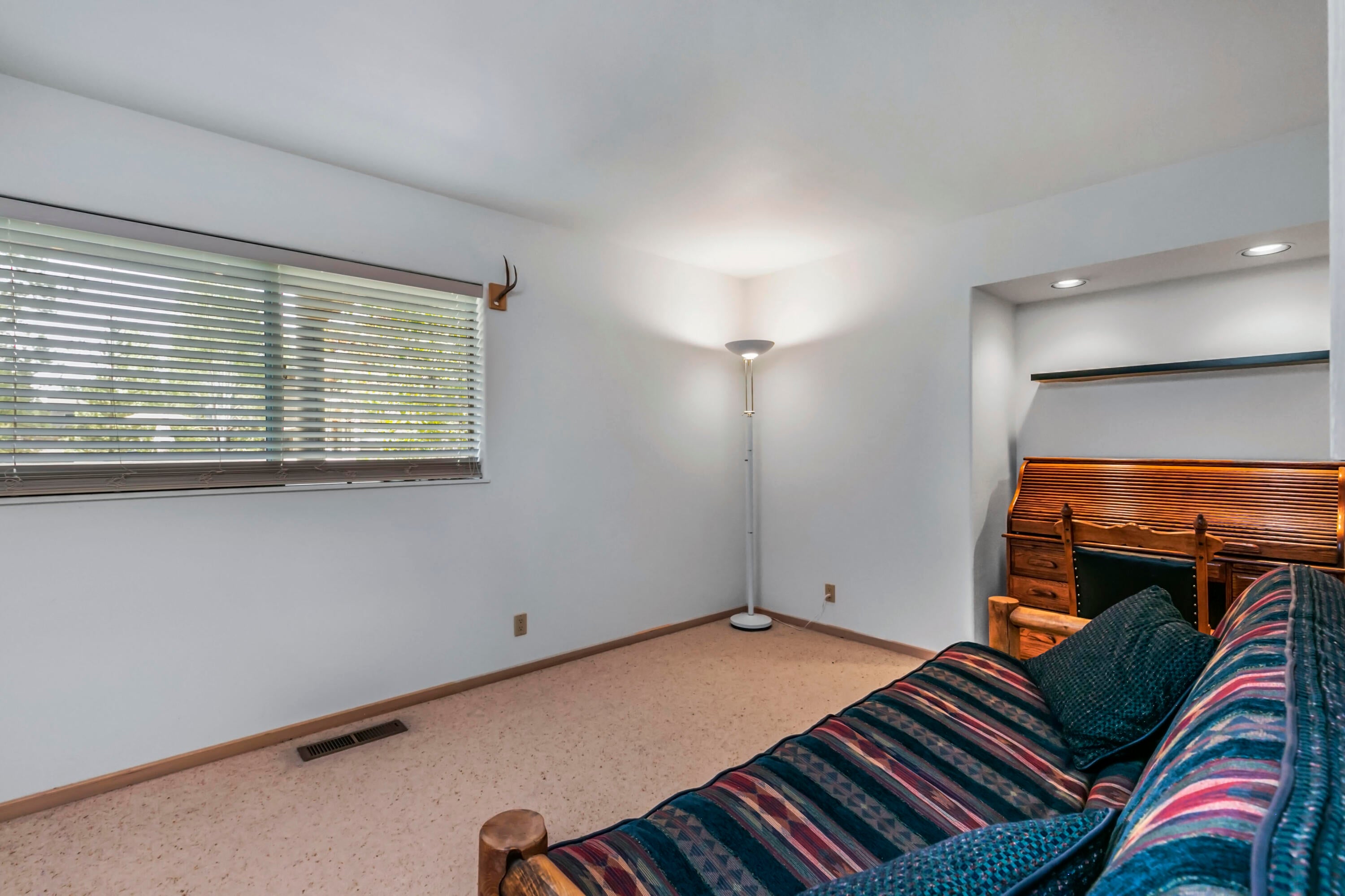 18195 Oregon Loop Sunriver, OR 97707 - Photo 16 of 27 16