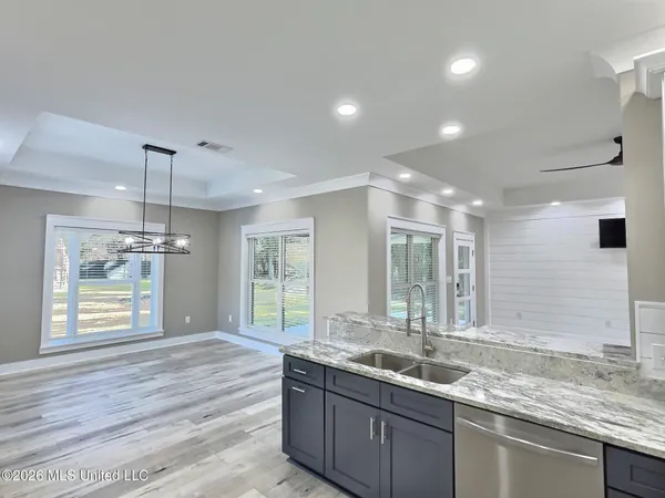 $899,999 | 3529 Government Street, Ocean Springs, MS 39564