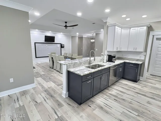 $899,999 | 3529 Government Street, Ocean Springs, MS 39564