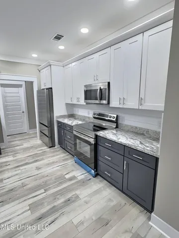 $899,999 | 3529 Government Street, Ocean Springs, MS 39564