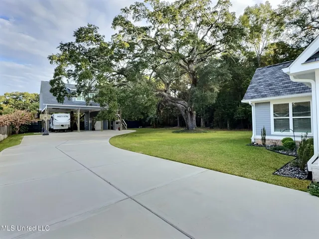 $899,999 | 3529 Government Street, Ocean Springs, MS 39564