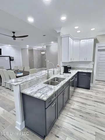 $899,999 | 3529 Government Street, Ocean Springs, MS 39564