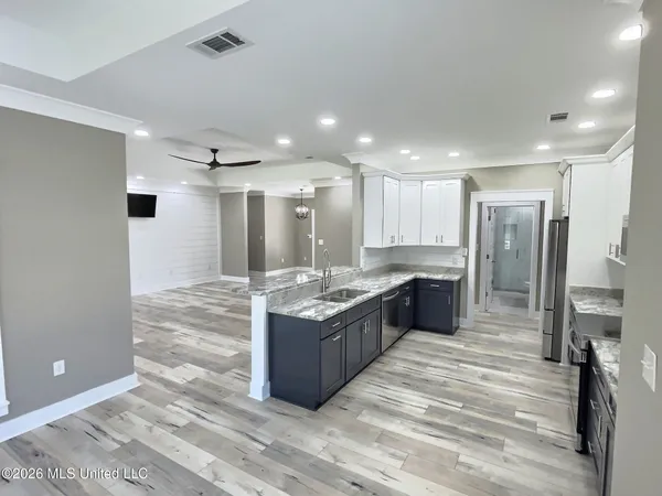 $899,999 | 3529 Government Street, Ocean Springs, MS 39564