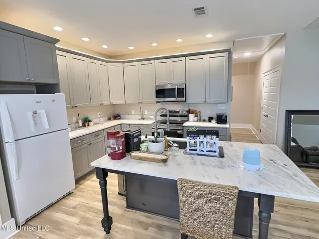 $899,999 | 3529 Government Street, Ocean Springs, MS 39564