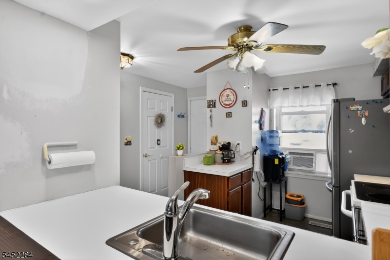 675 Bound Brook Road Dunellen, NJ 08812 - Photo 6 of 16 Gallery Image 6