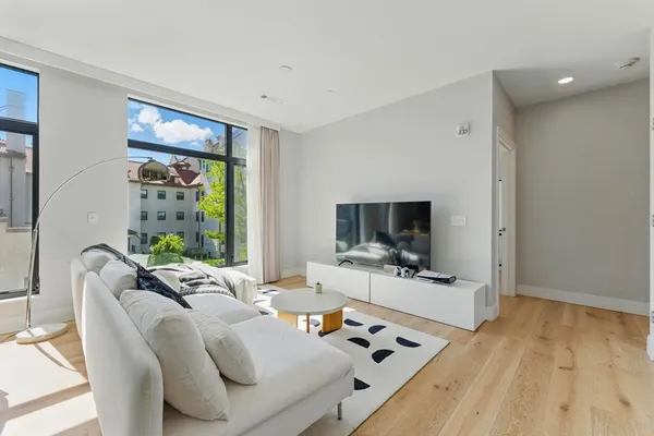$4,500 | 191 Washington Street, Unit 524, Boston, MA 02135