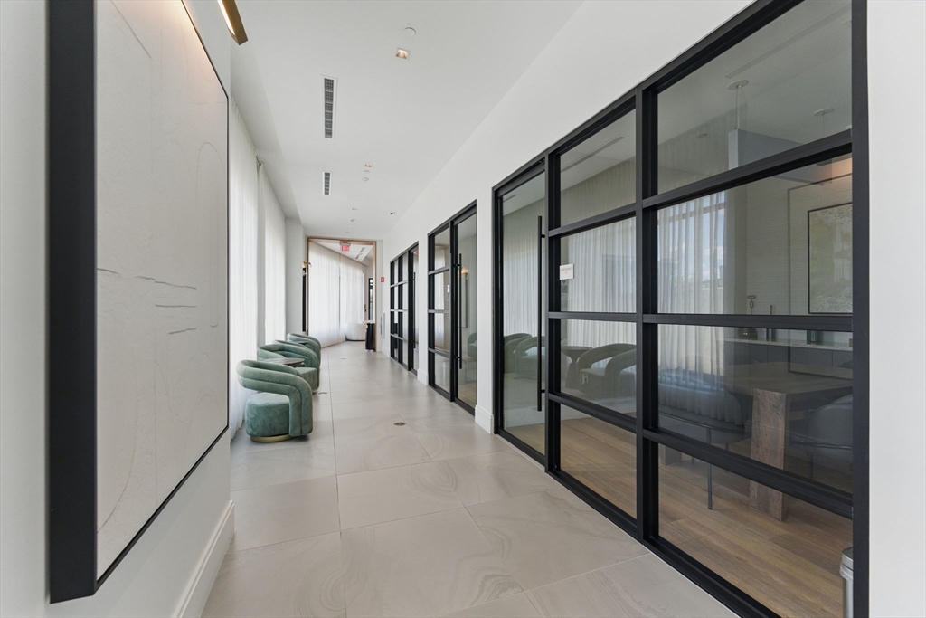 191 Washington Street, Unit 524 Boston, MA 02135 - Photo 41 of 42 a view of entryway