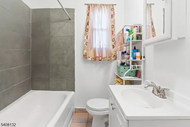 $500,000 | 431 East Jersey Street, Elizabeth Port, NJ 07206