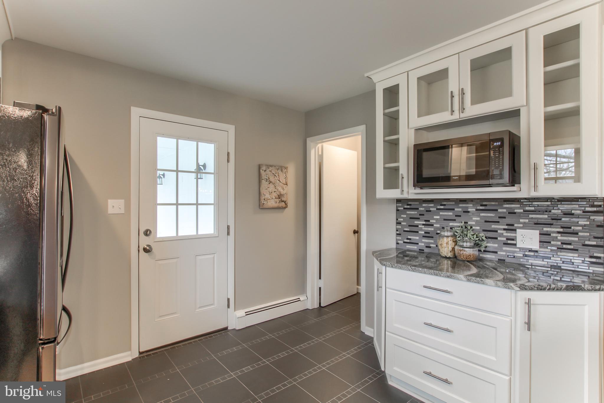 4858 Hawthorn Road Harrisburg, PA 17111 - Photo 11 of 61 Gallery Image 11