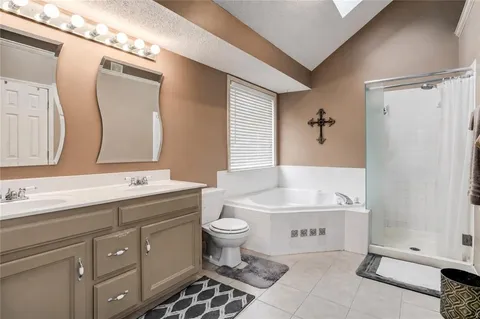 $365,000 | 1519 Bridlewood Lane, Raymore, MO 64083