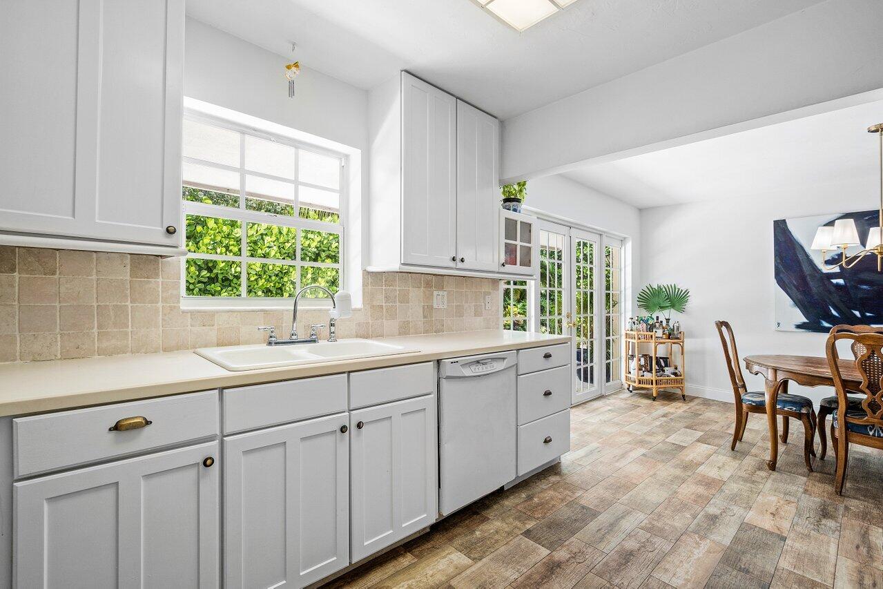 485 Dover Road Tequesta, FL 33469 - Photo 11 of 24 016-485DoverRoad-Tequesta-FL-33469-SMALL