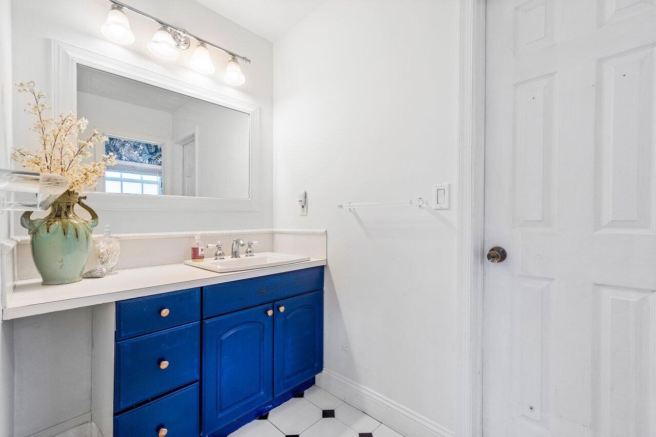 485 Dover Road Tequesta, FL 33469 - Photo 15 of 24 023-485DoverRoad-Tequesta-FL-33469-SMALL