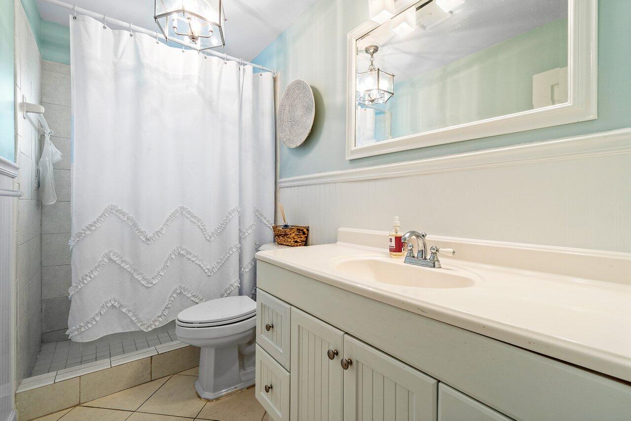 485 Dover Road Tequesta, FL 33469 - Photo 18 of 24 018-485DoverRoad-Tequesta-FL-33469-SMALL