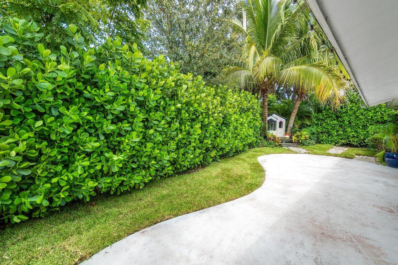 485 Dover Road Tequesta, FL 33469 - Photo 21 of 24 026-485DoverRoad-Tequesta-FL-33469-SMALL