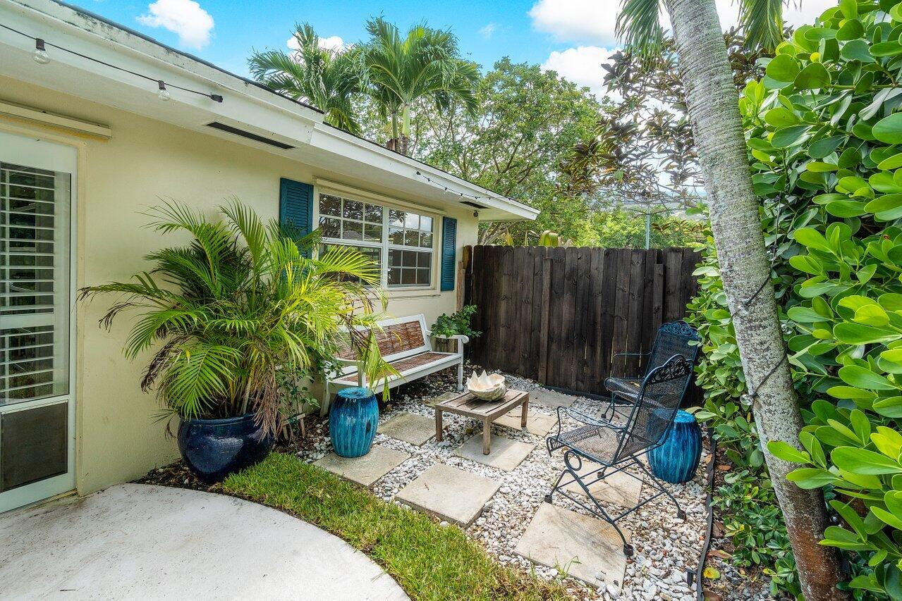 485 Dover Road Tequesta, FL 33469 - Photo 22 of 24 027-485DoverRoad-Tequesta-FL-33469-SMALL
