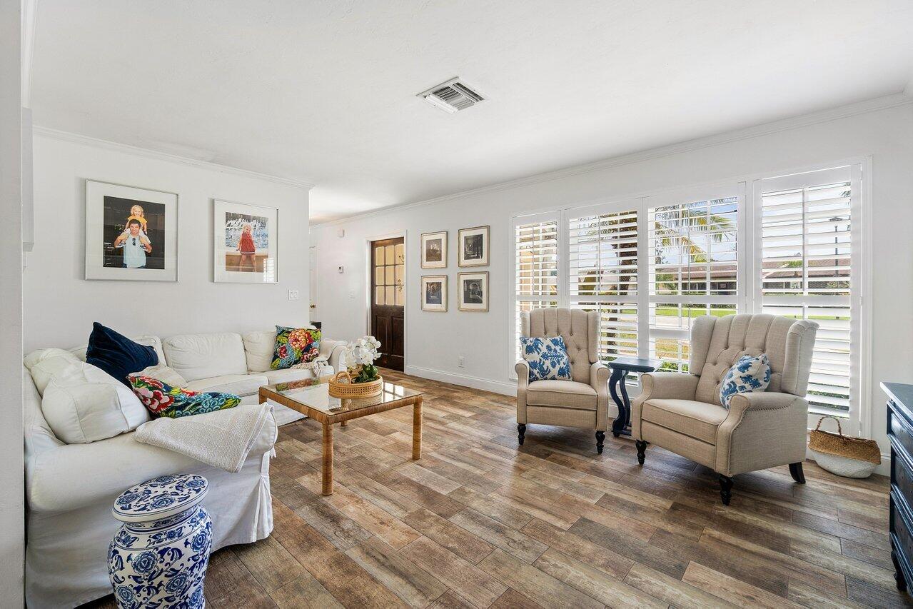 485 Dover Road Tequesta, FL 33469 - Photo 4 of 24 008-485DoverRoad-Tequesta-FL-33469-SMALL