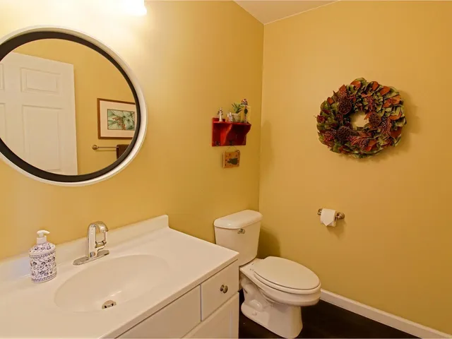 $499,000 | 207 Farmall Drive, Hinesburg, VT 05461