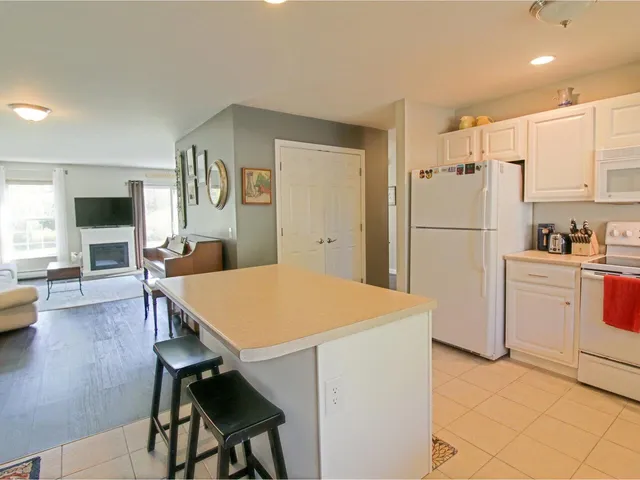 $499,000 | 207 Farmall Drive, Hinesburg, VT 05461