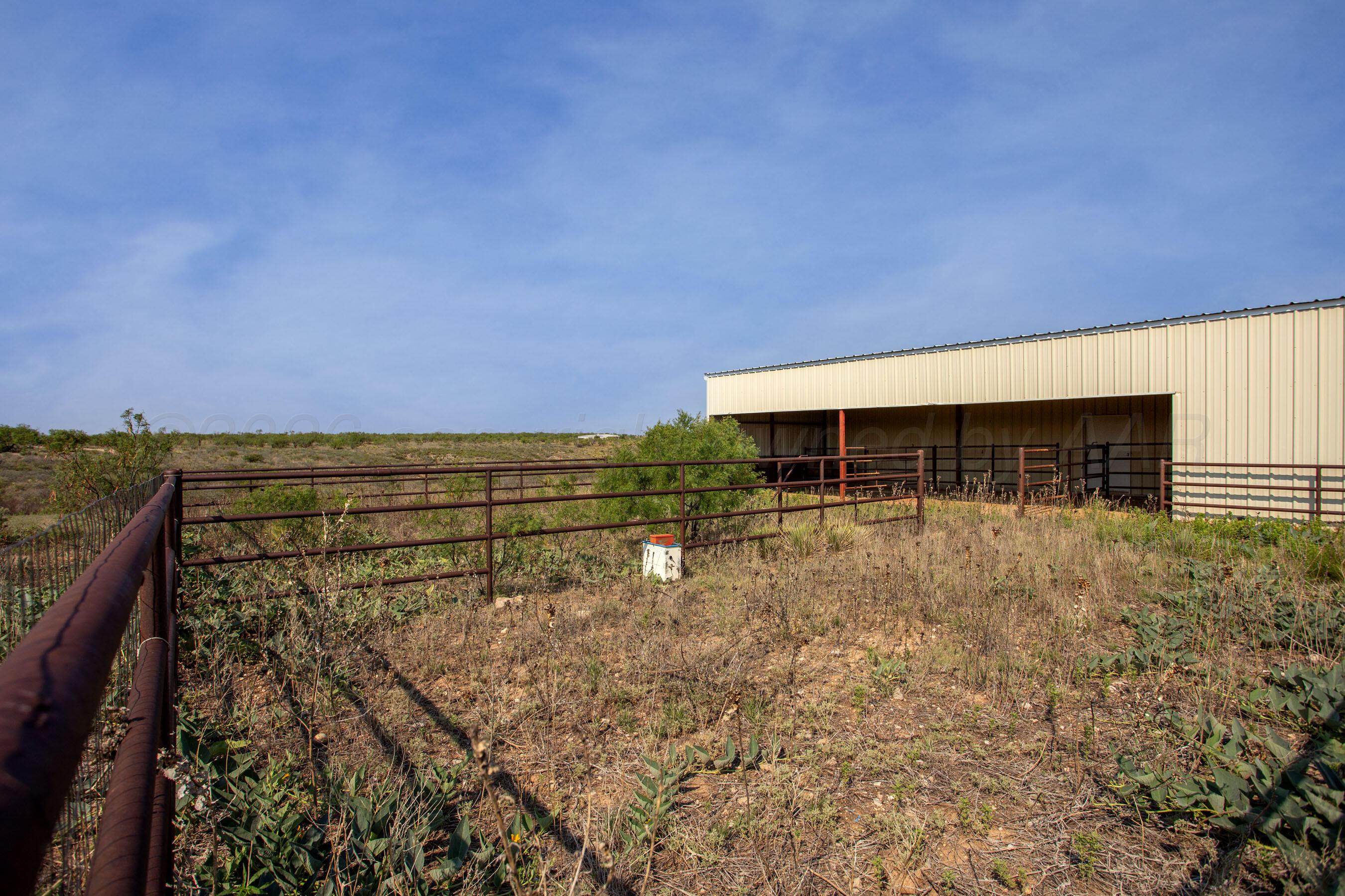 70 Stonebridge Gate Road Amarillo, TX 79124 - Photo 5 of 52 Barn Side