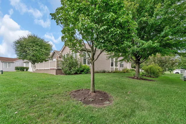 $384,500 | 21201 Lily Lake Lane, Crest Hill, IL 60403