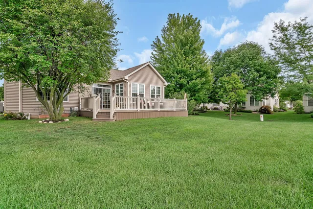 $384,500 | 21201 Lily Lake Lane, Crest Hill, IL 60403